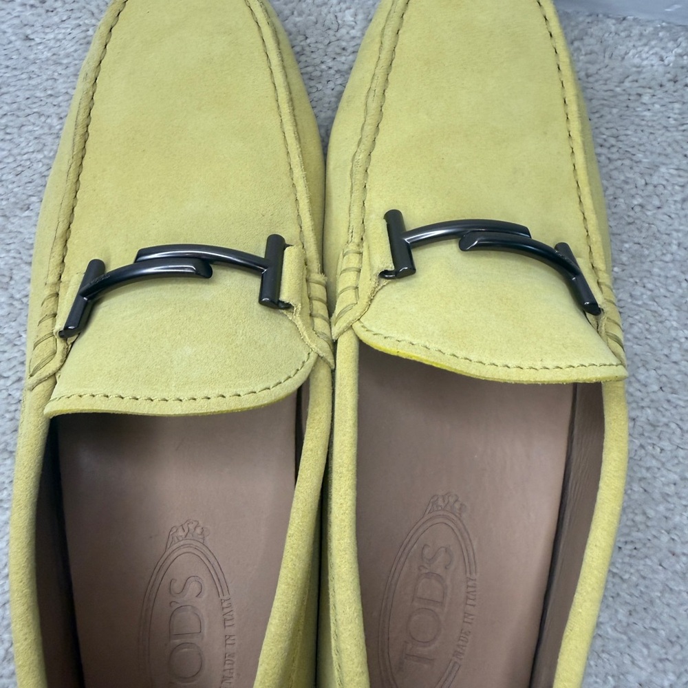 Tod's Lemon Suede Men's Driving Loafers - Picture 15 of 16